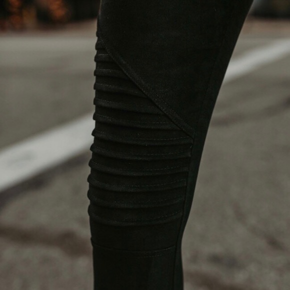🆕Roxanne Black Faux Suede Moto Leggings - Picture 7 of 8