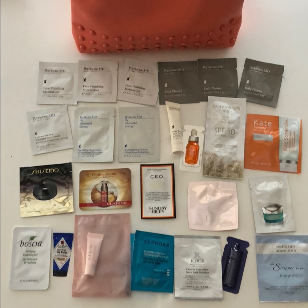 25-piece of skin care sample with a cosmetic bag