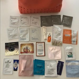 25-piece of skin care sample with a cosmetic bag