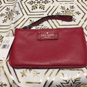 🎉SALE💓NWT Kate Spade Chrissy red wristlet