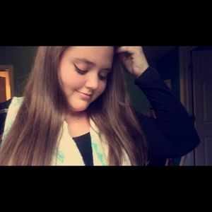 Meet your Posher, Hailey