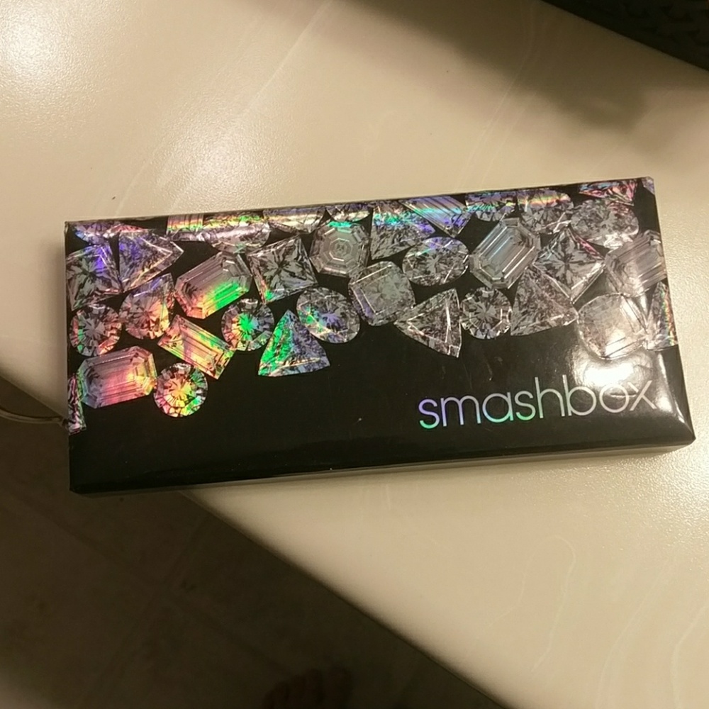Smash box pallet