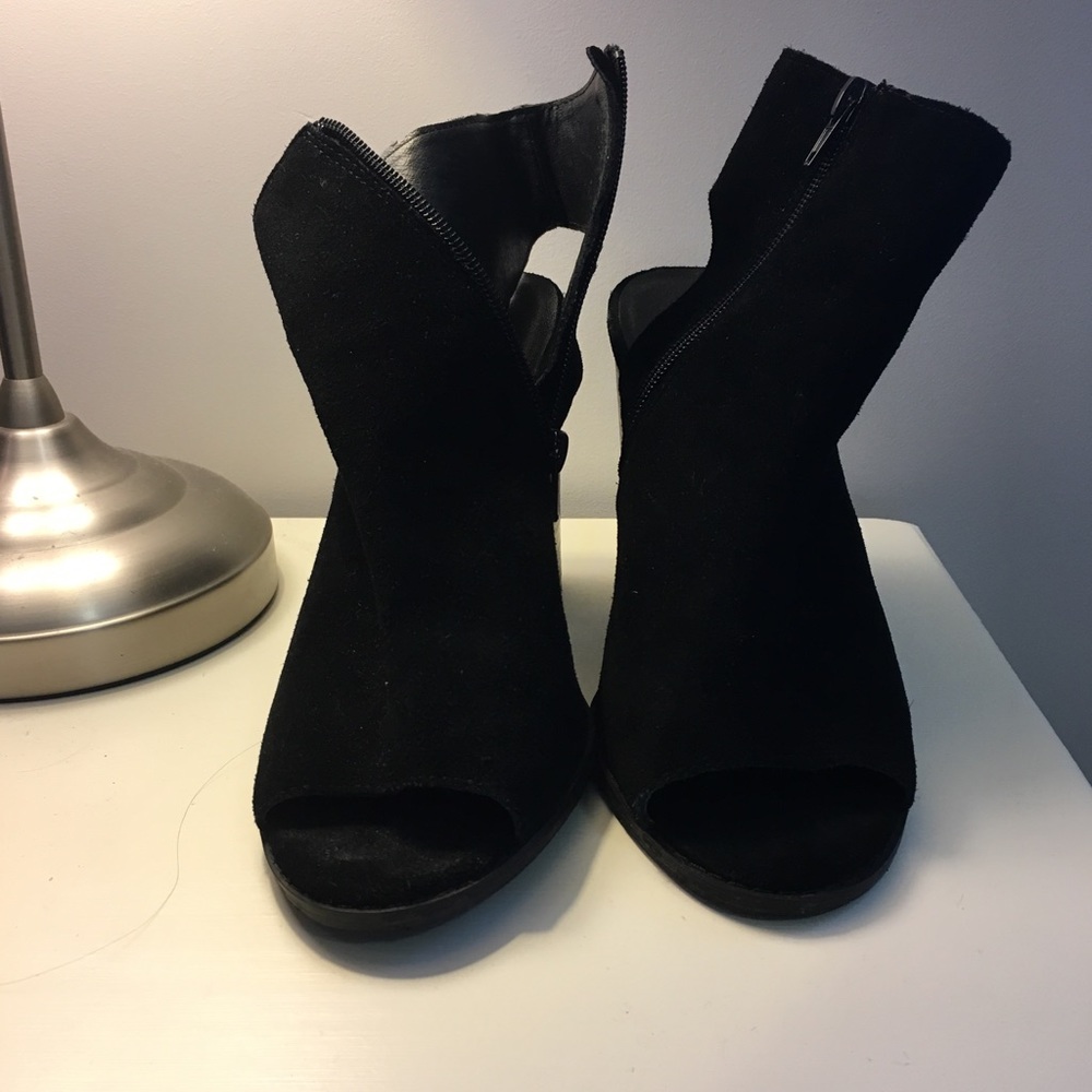 Urban outfitters black suede heels