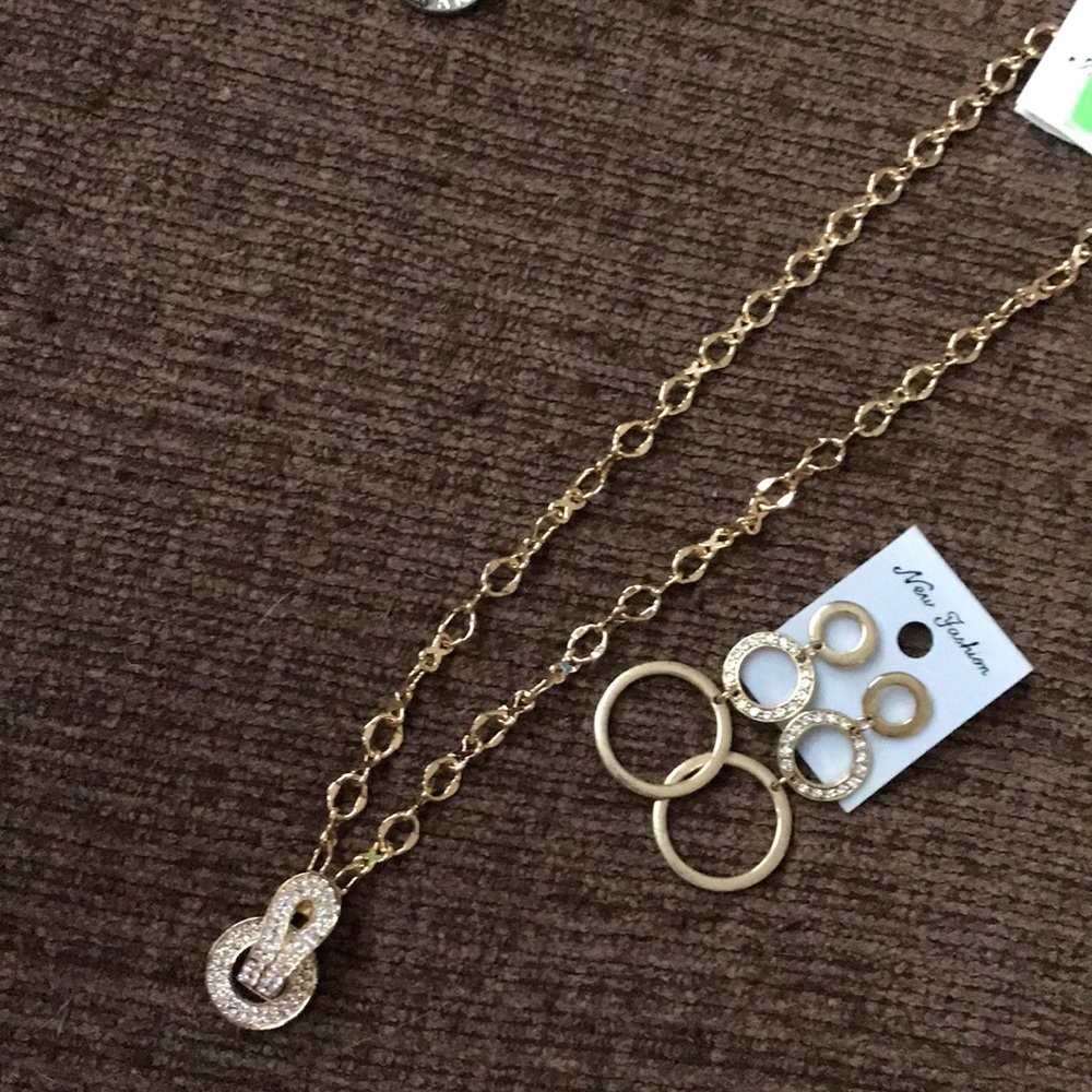 Necklace and Earring Set🔴