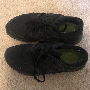 All black Nike Frees