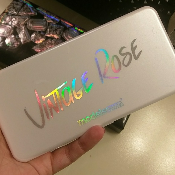 Models own pallets - Picture 2 of 4