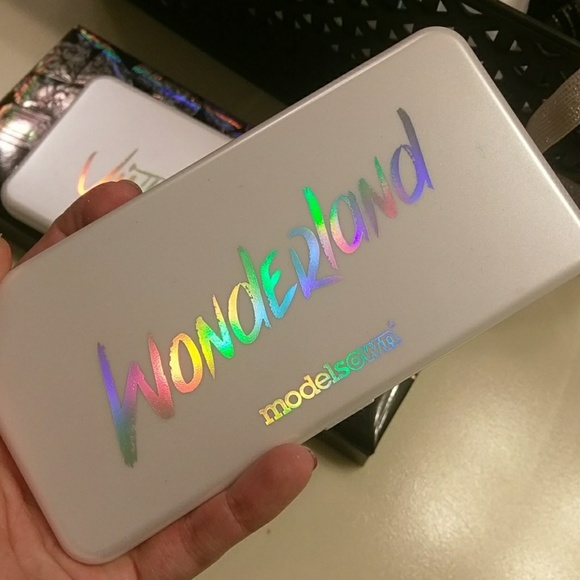 Models own pallets - Picture 4 of 4