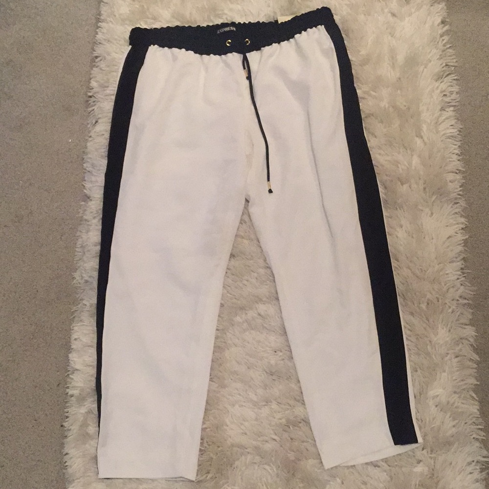 Express white cropped pant with black strip side