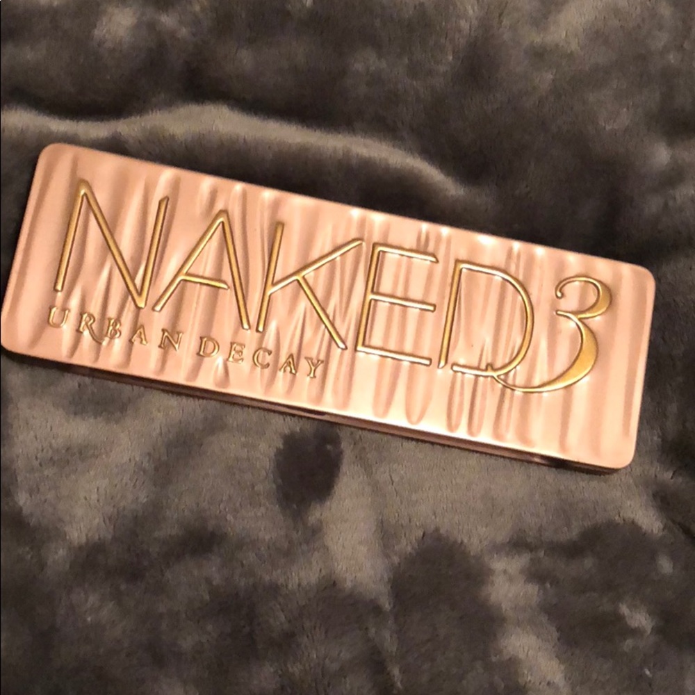 Naked 3 palate