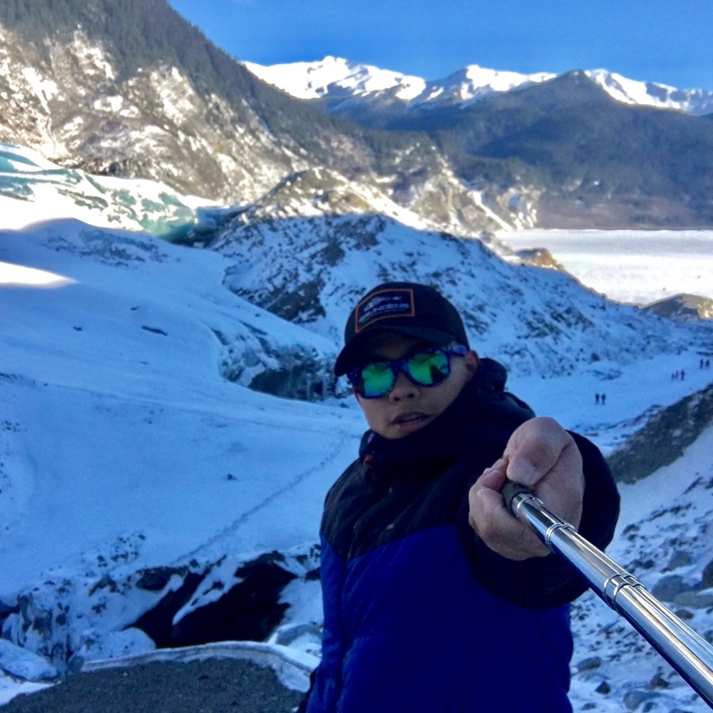 Meet your Posher, Clark