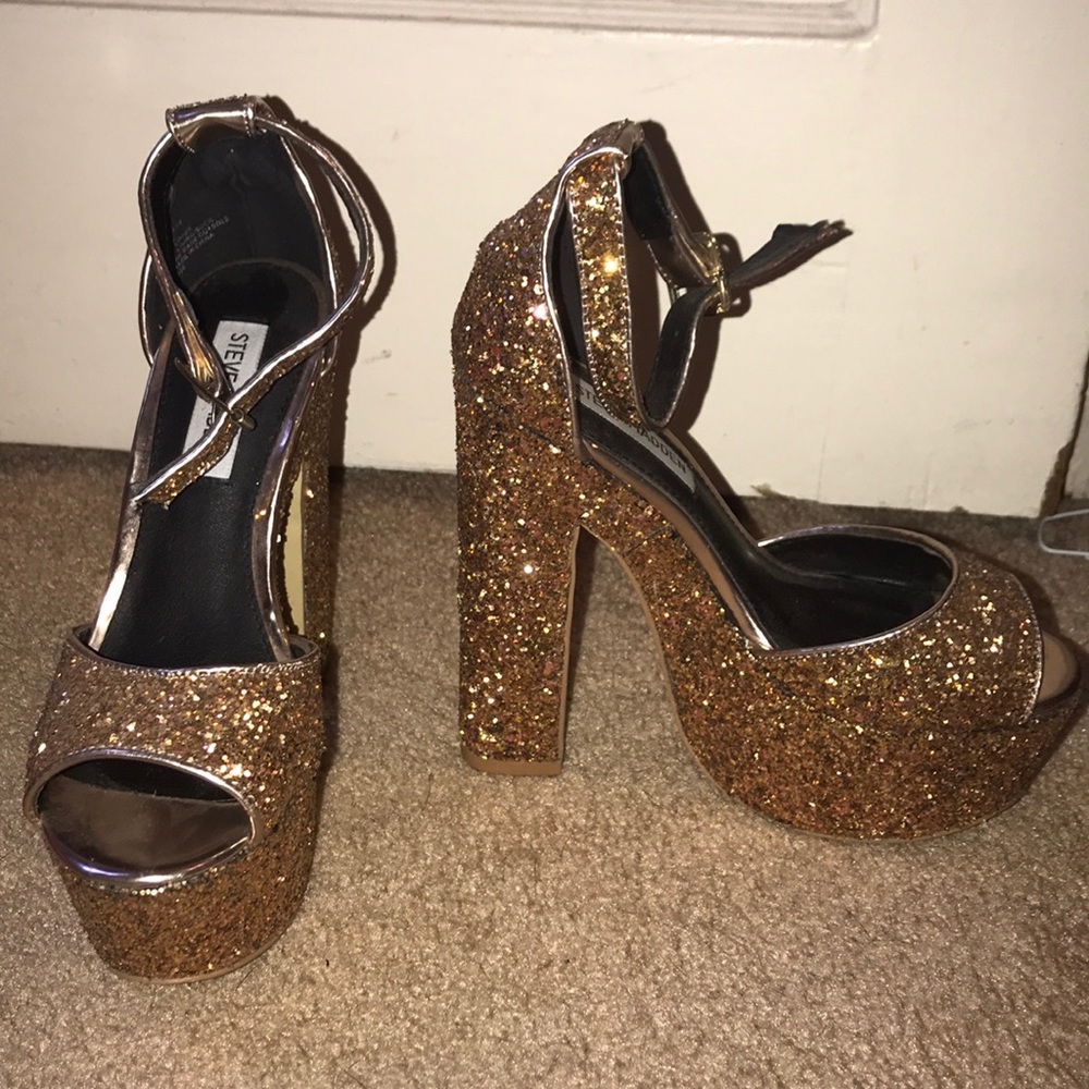 Steve Madden: Wackyy Heel