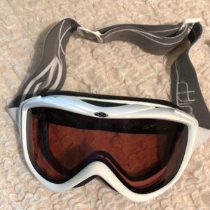 Ski goggles