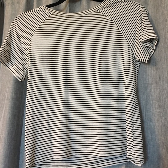 American Eagle T-shirt - Picture 2 of 2