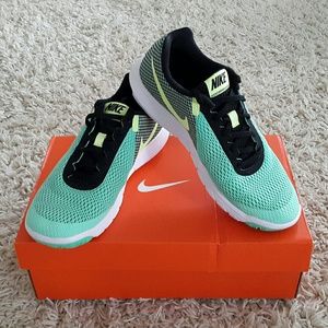 Nike Flex Experience RN 6 Size 9