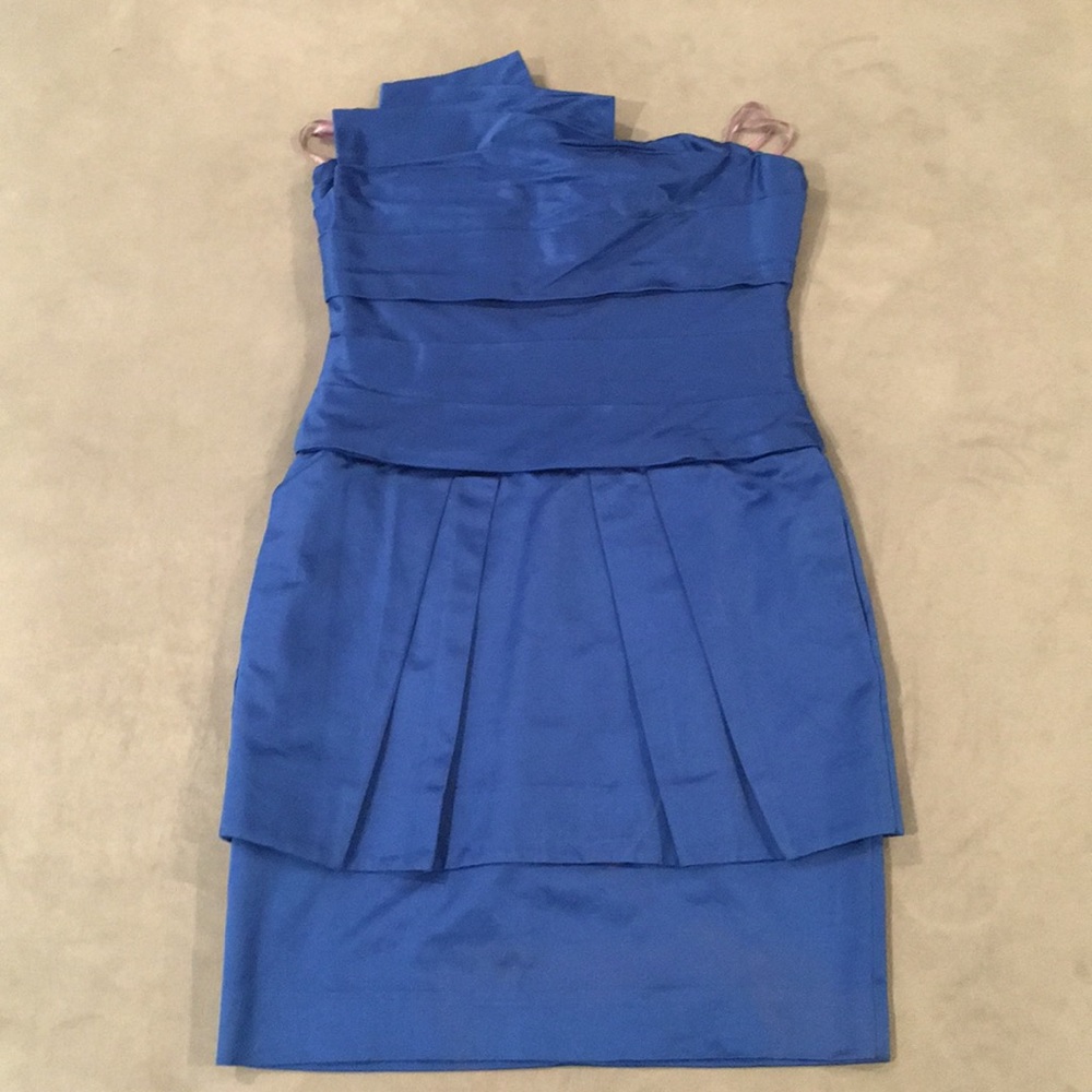 BCBG Maxazria Blue strapless dress size 8
