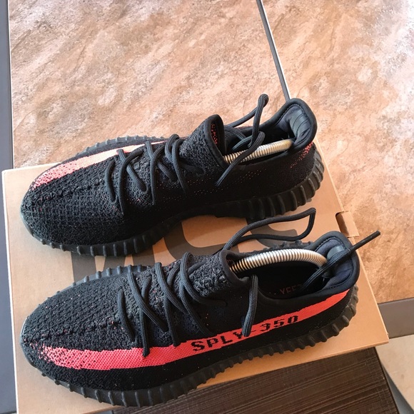 Adidas Yeezy V2 Red Stripe - Picture 3 of 8