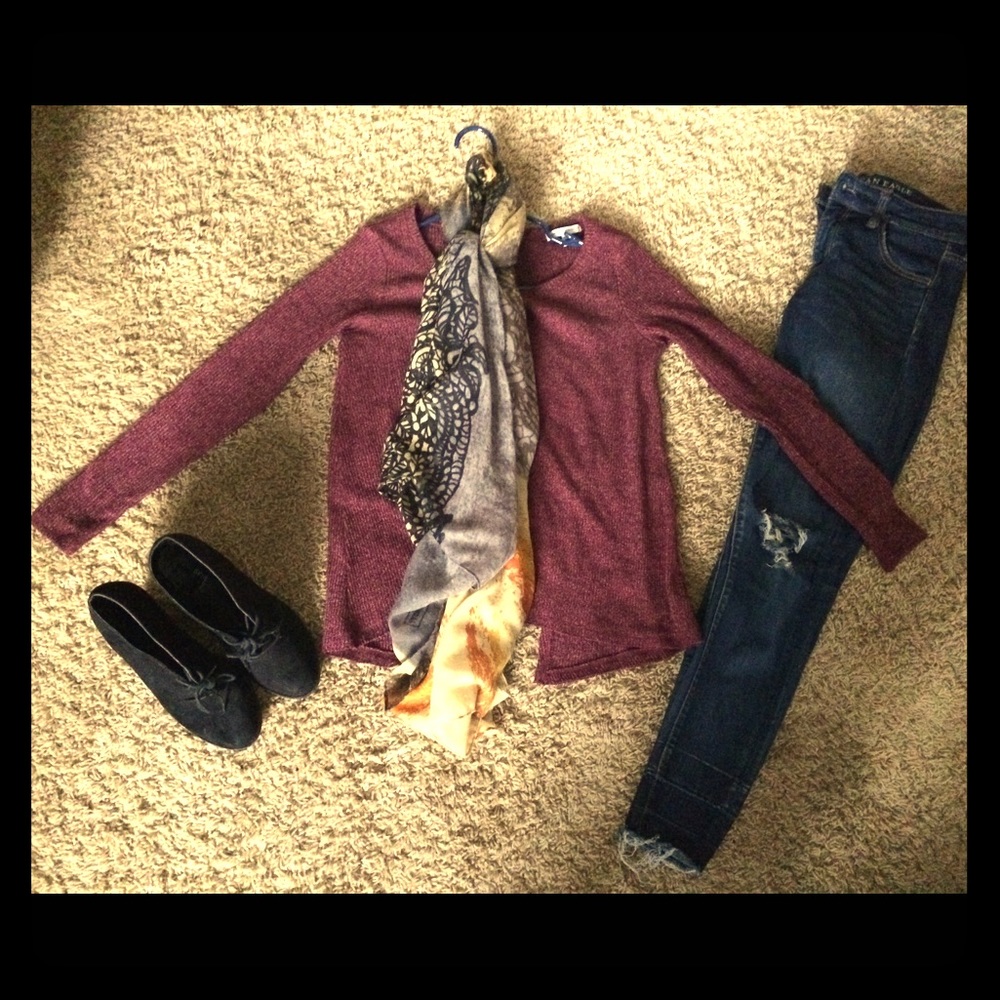 🍂 Beautiful & Comfortable Maroon Sweater!
