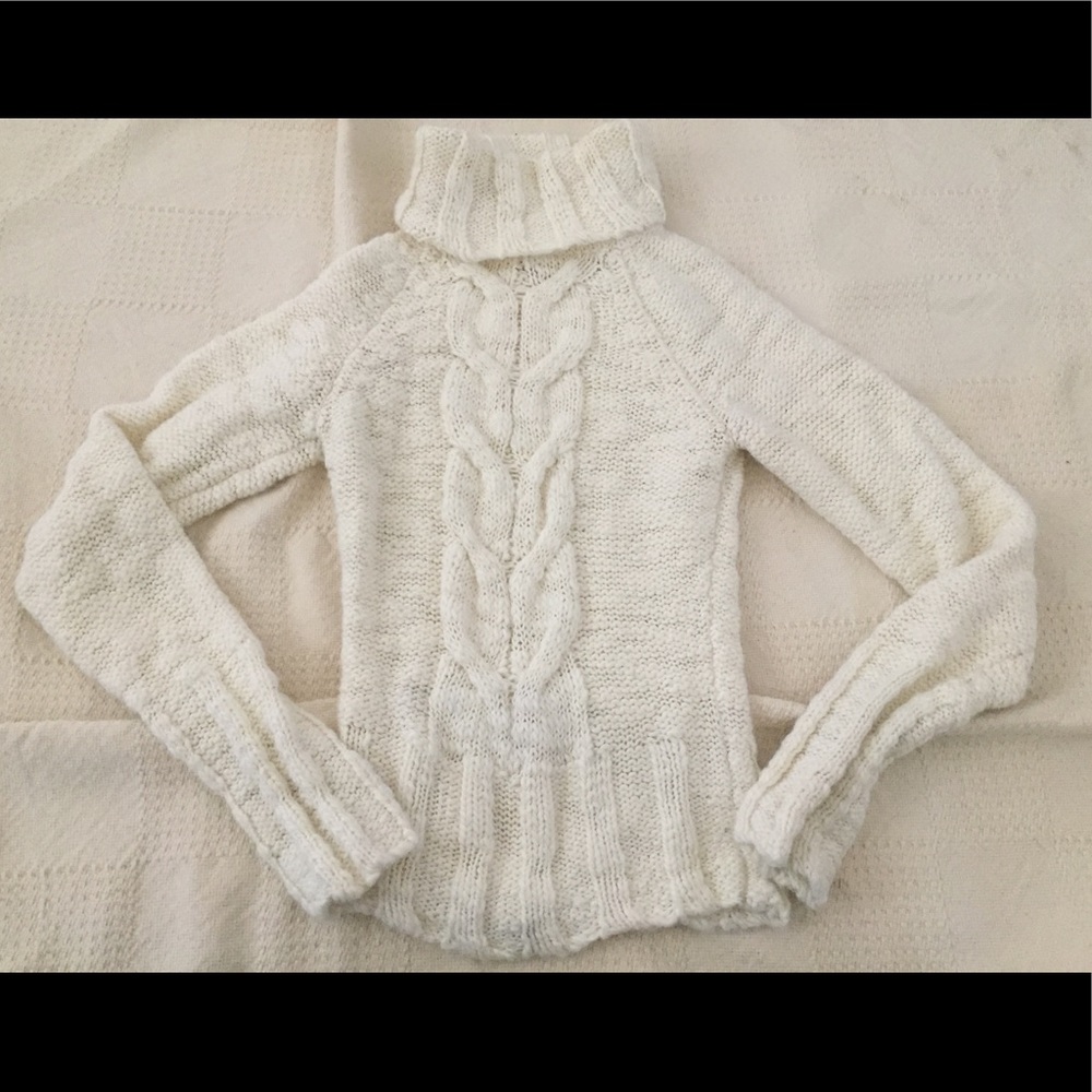 GUESS Jeans white cable knit turtleneck xs