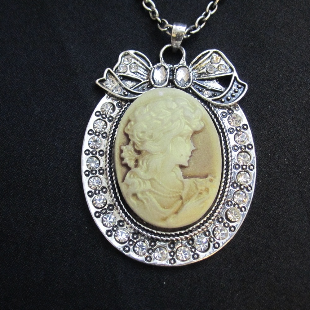 Victorian Cameo Pendant Necklace with Rhinestones-TIA11 - Picture 4 of 5