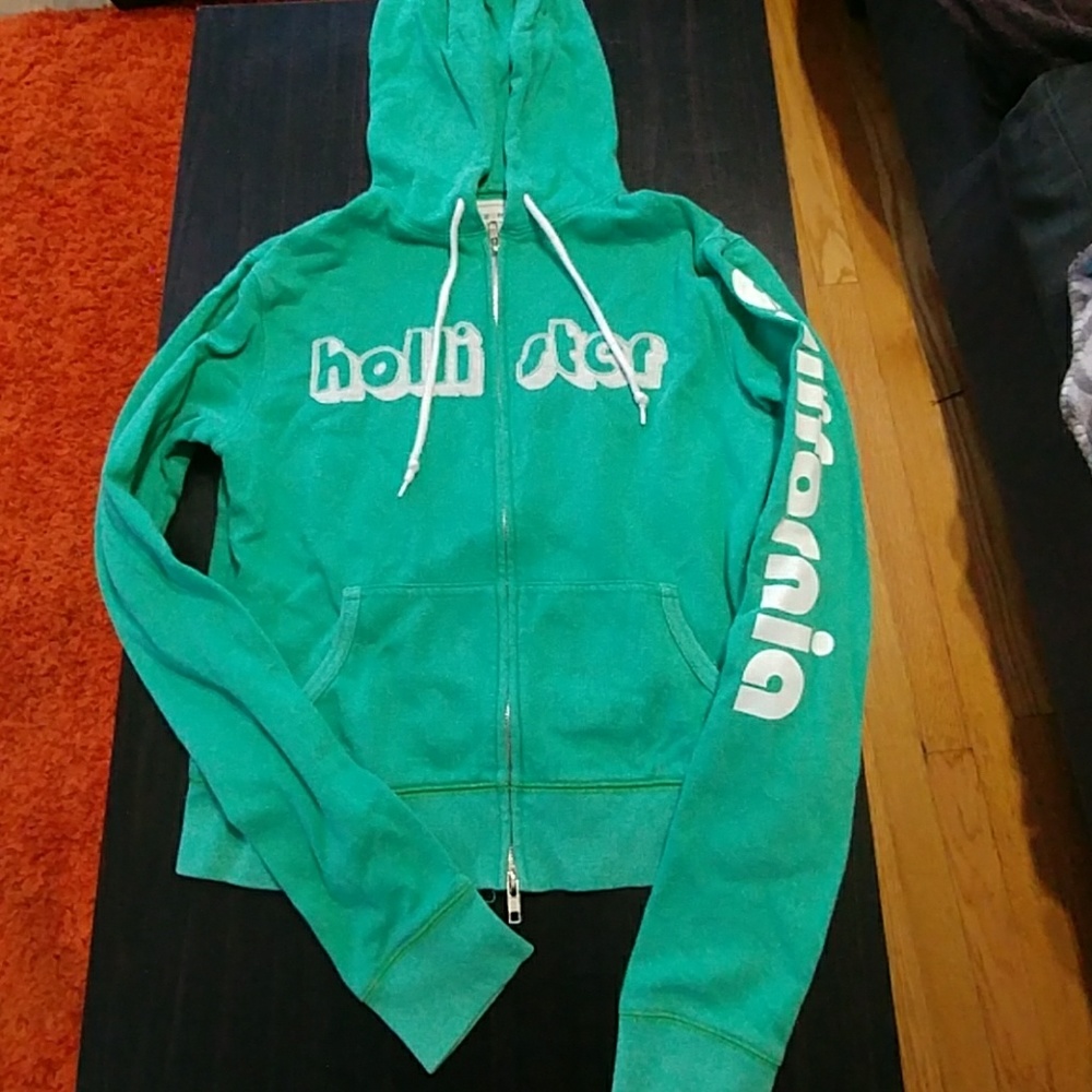 6/$20 Junior's Hollister zip-up sweatshirt