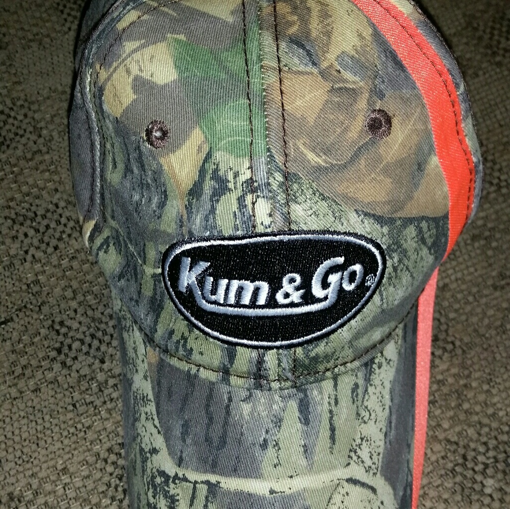 Kum & Go hat
