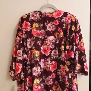 GORGEOUS LuLaRoe velvet Shirley!!🌸🌺plus gift!!