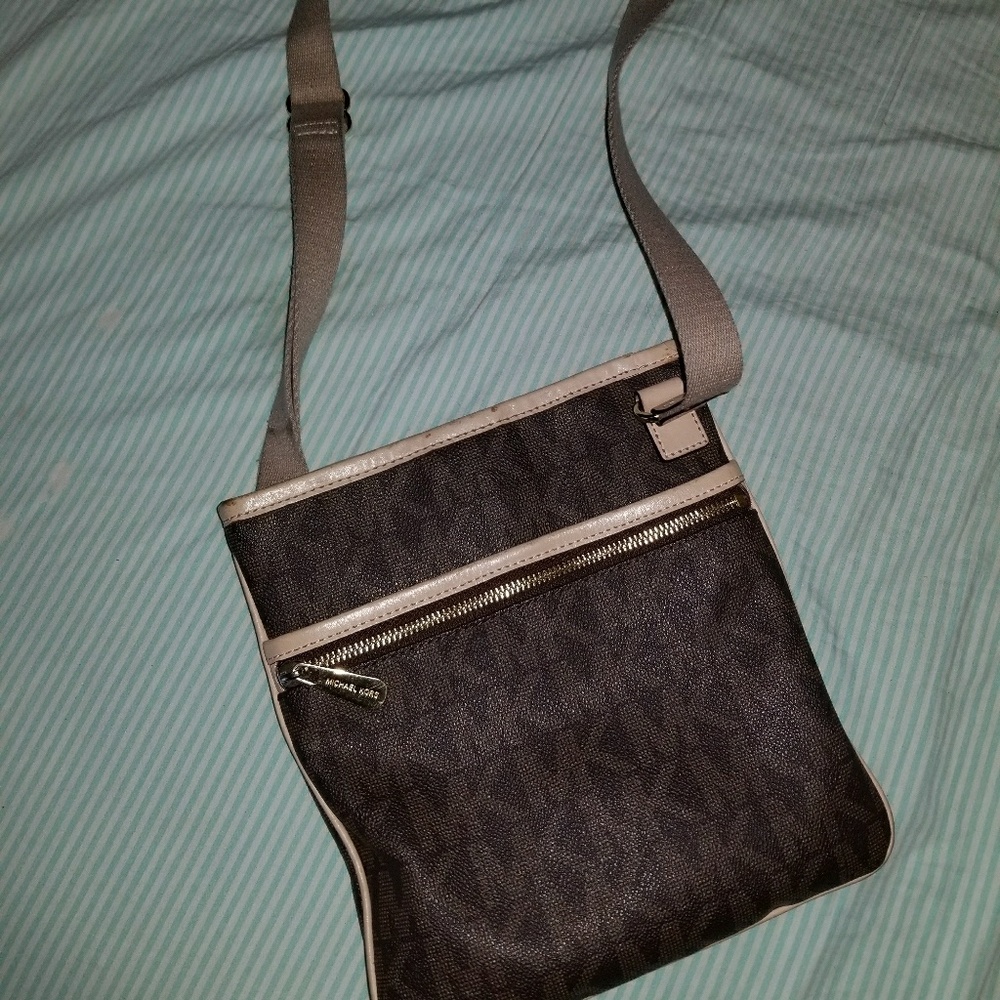 MICHAEL KORS CROSSBODY