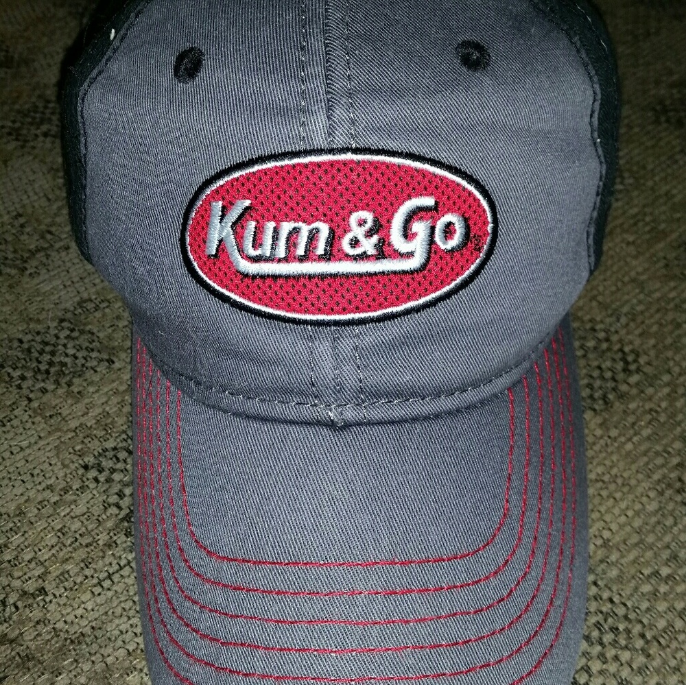 Kum & Go hat