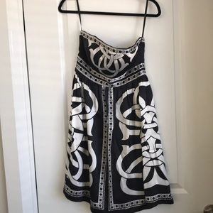 Black and white short Strapless silk dress.
