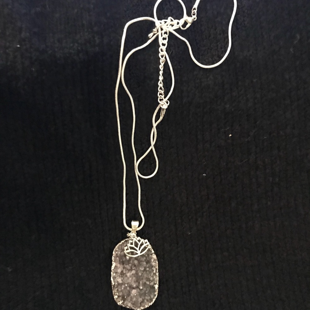 geode slice necklace - Picture 5 of 8