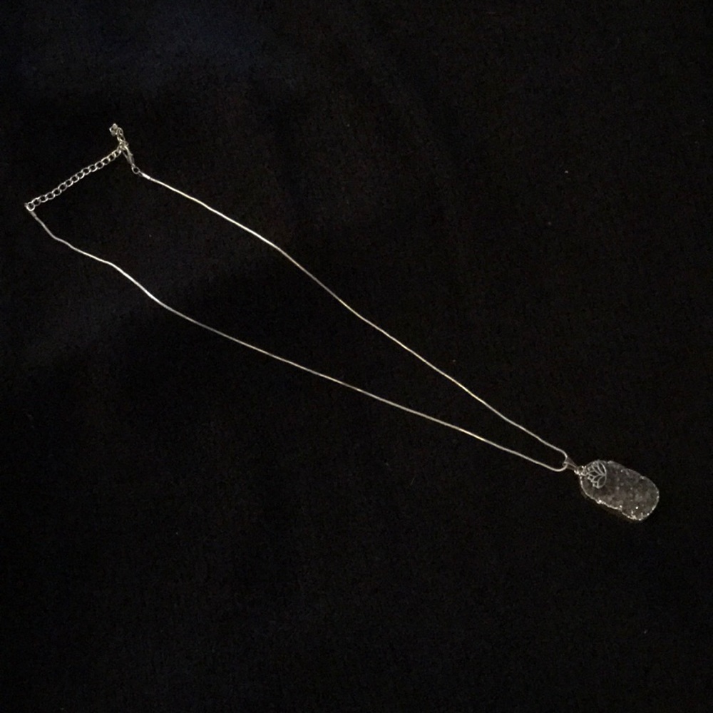 geode slice necklace - Picture 6 of 8