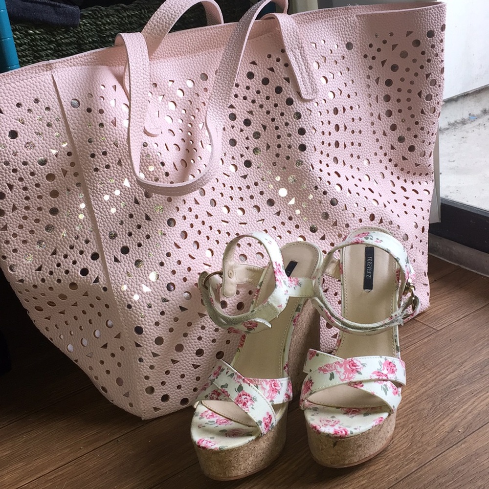 Off White Rose Patterned Wedges
