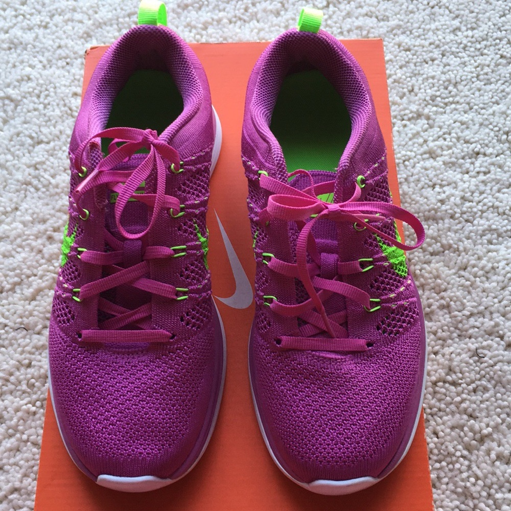 Nike Flyknit Lunar.   Size 7