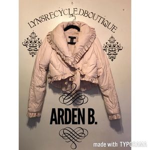 Arden B. Down Feather Cropped Jacket! Sz Small!😍