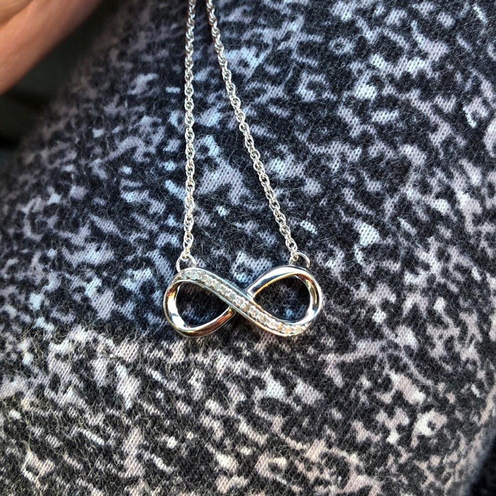 Kay’s diamond infinity necklace