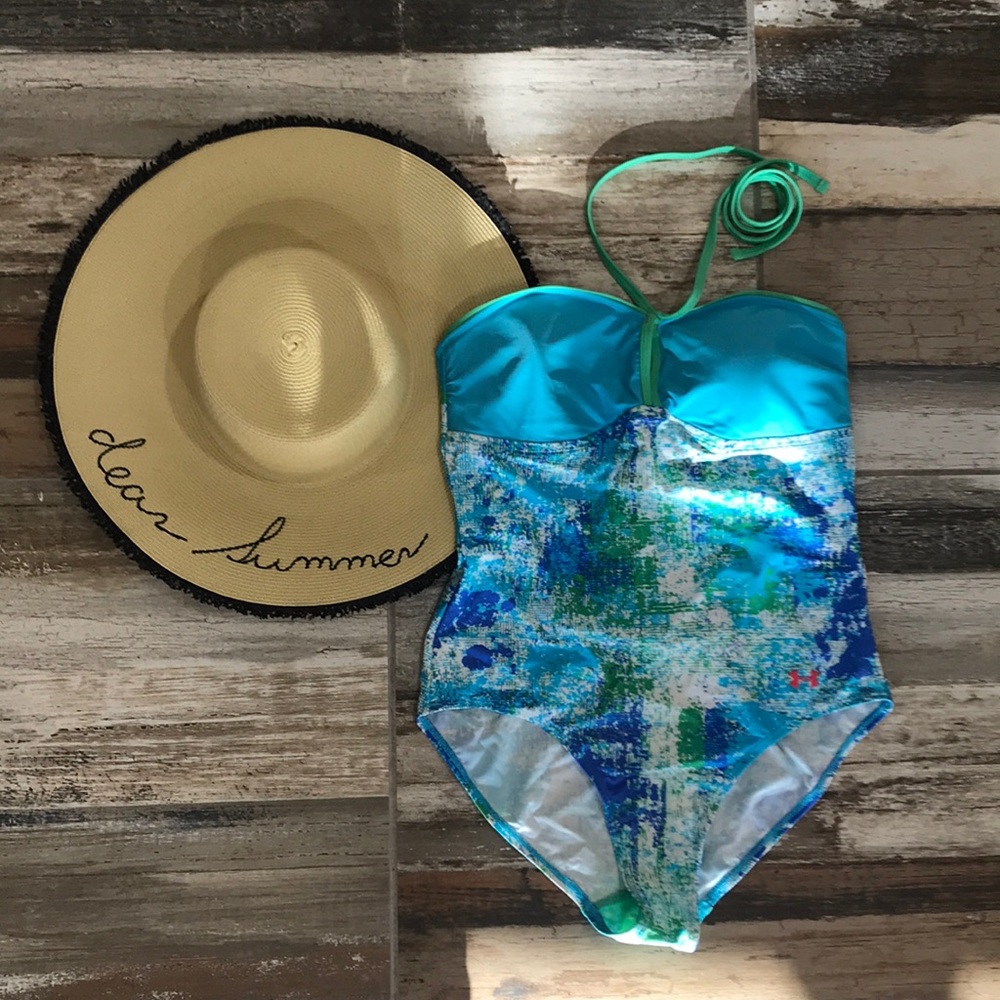 {Under Armour} Women’s bathing suit 👙