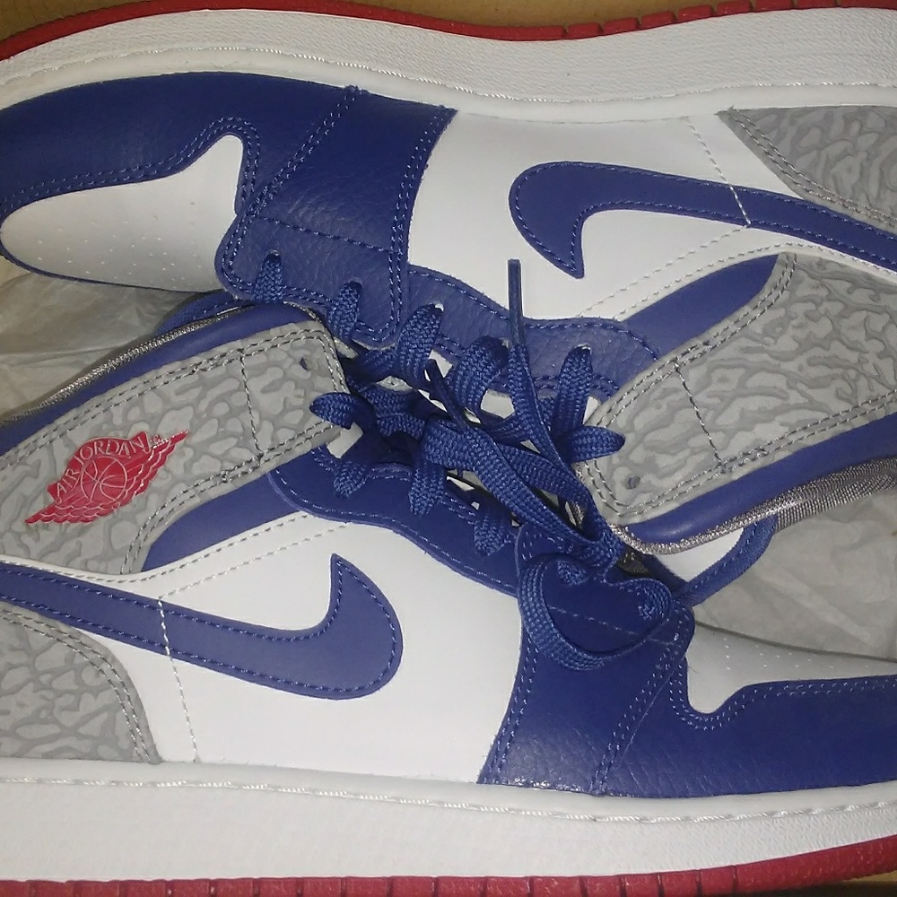 Air Jordan 1 Mid True Blue