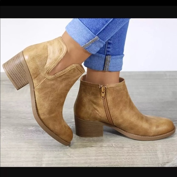 Side Cut Out Oil Distressed Bootie - Picture 3 of 4