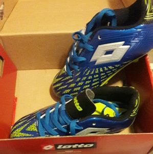 Size 12 boy soccer shoes