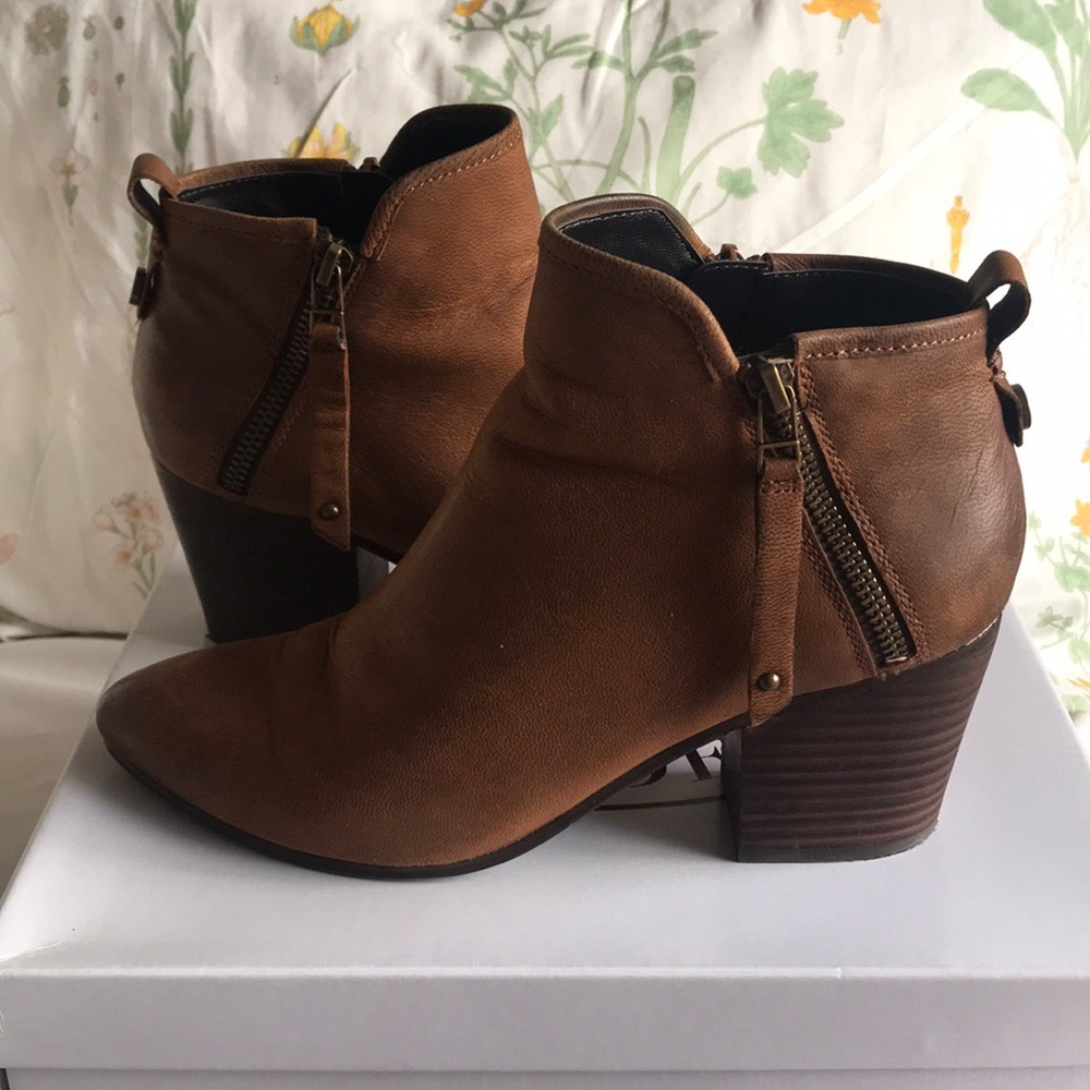 Steve Madden brown leather booties