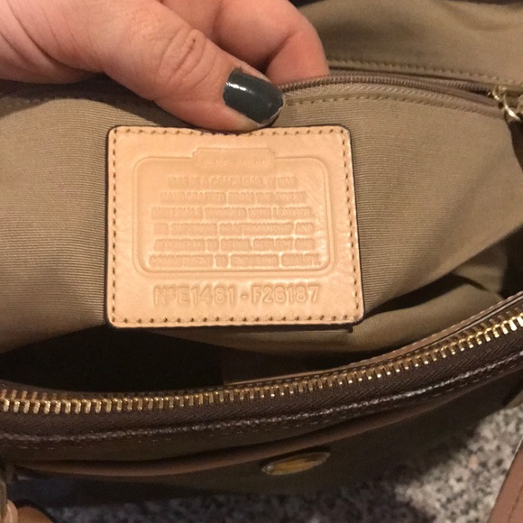 Coach Signature Jordan Double-Zip Carryall - Picture 5 of 6