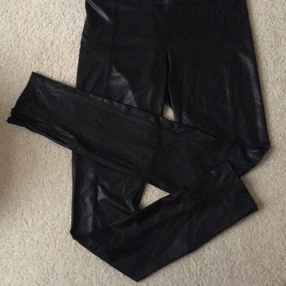 Naked wardrobe Black Leather look leggings small