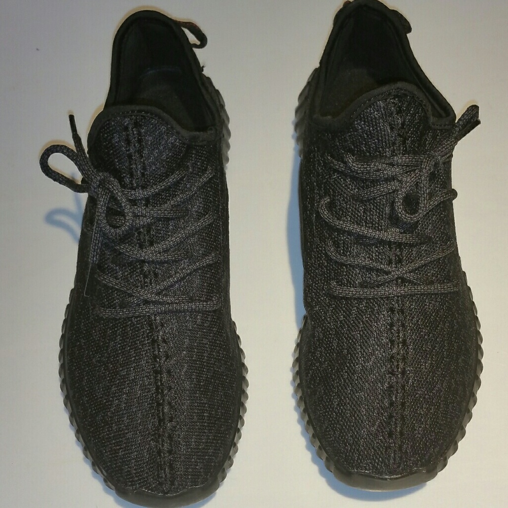 Yeezy boost Pirate Black UA Mens size 9.5