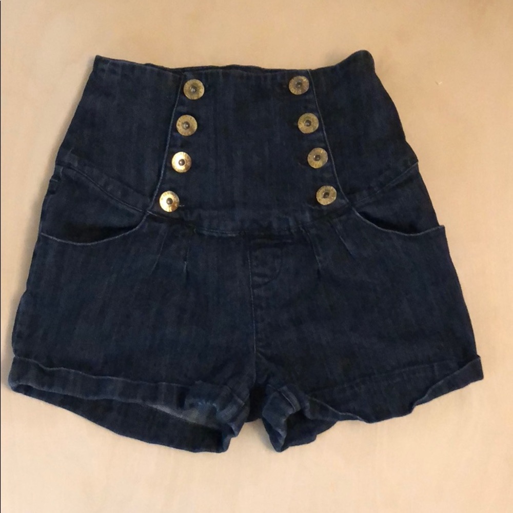 Demin high waisted, button up shorts. Size 9.