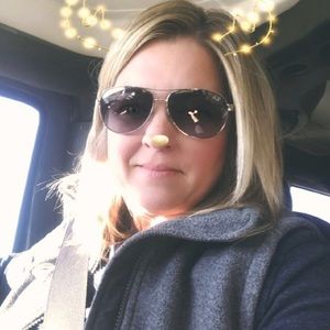 Meet your Posher, Traci