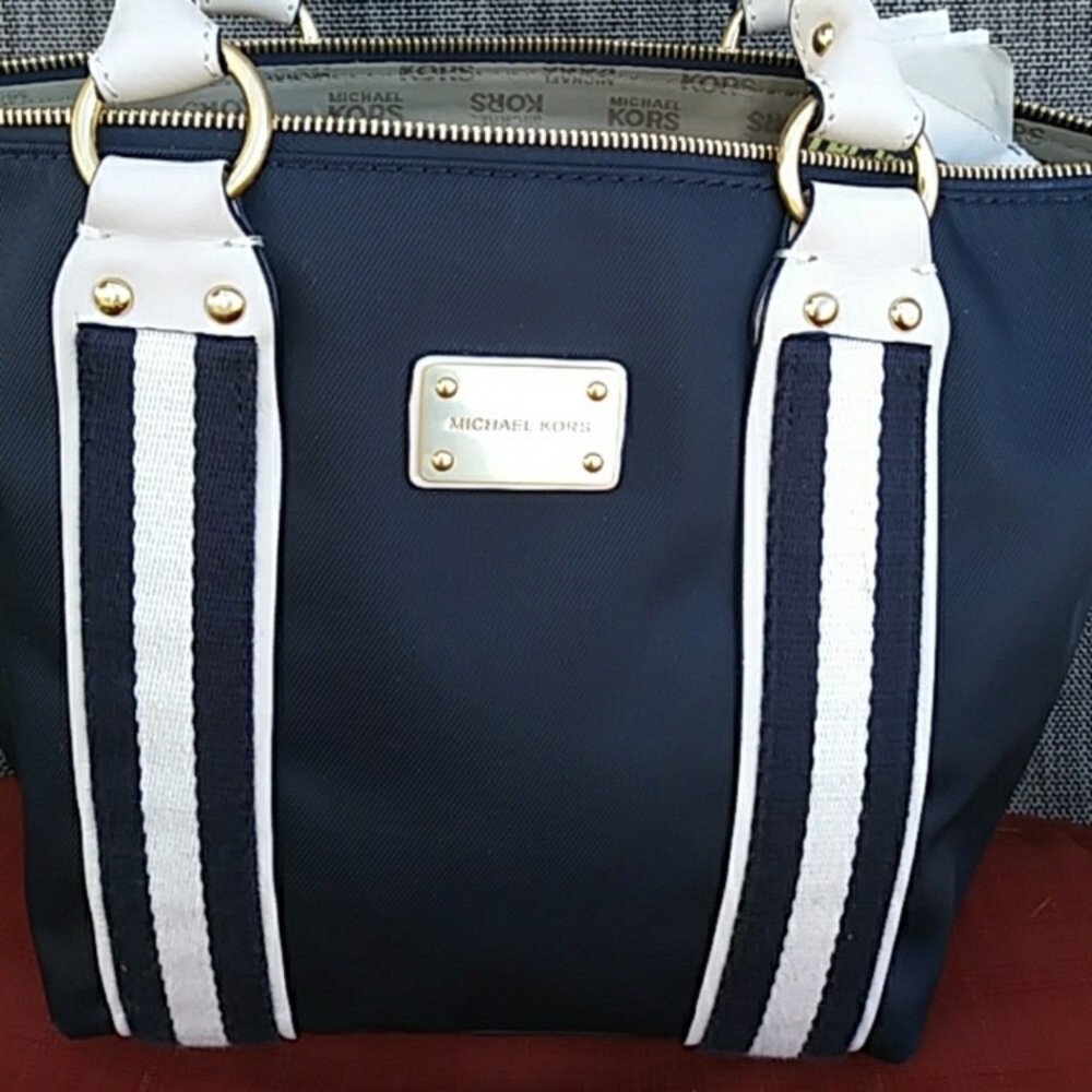 Michael Kors Navy White zip bag