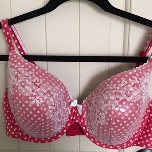 🆕 Victoria’s Secret Bra! 40C