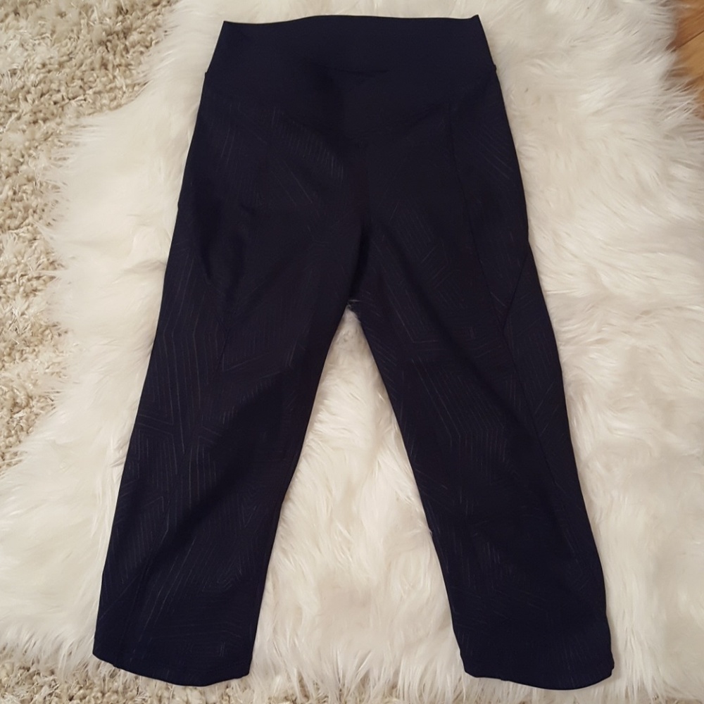 NWOT Ivy Park Cropped Leggings XS