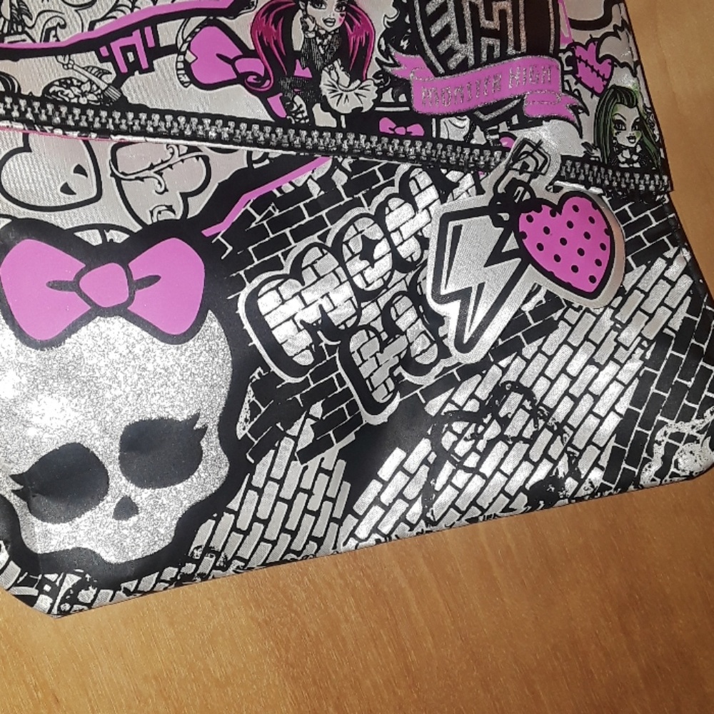 A monster high bag