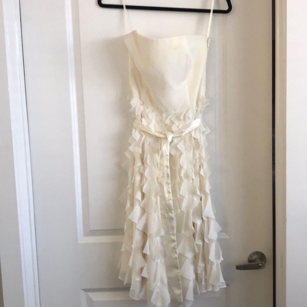 Long white dress 👗, Strapless.